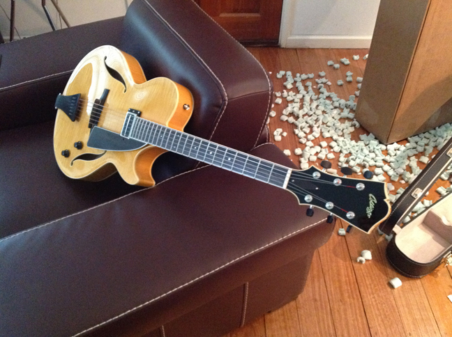Unboxing Collings Eastside Deluxe-photo-8-jpg