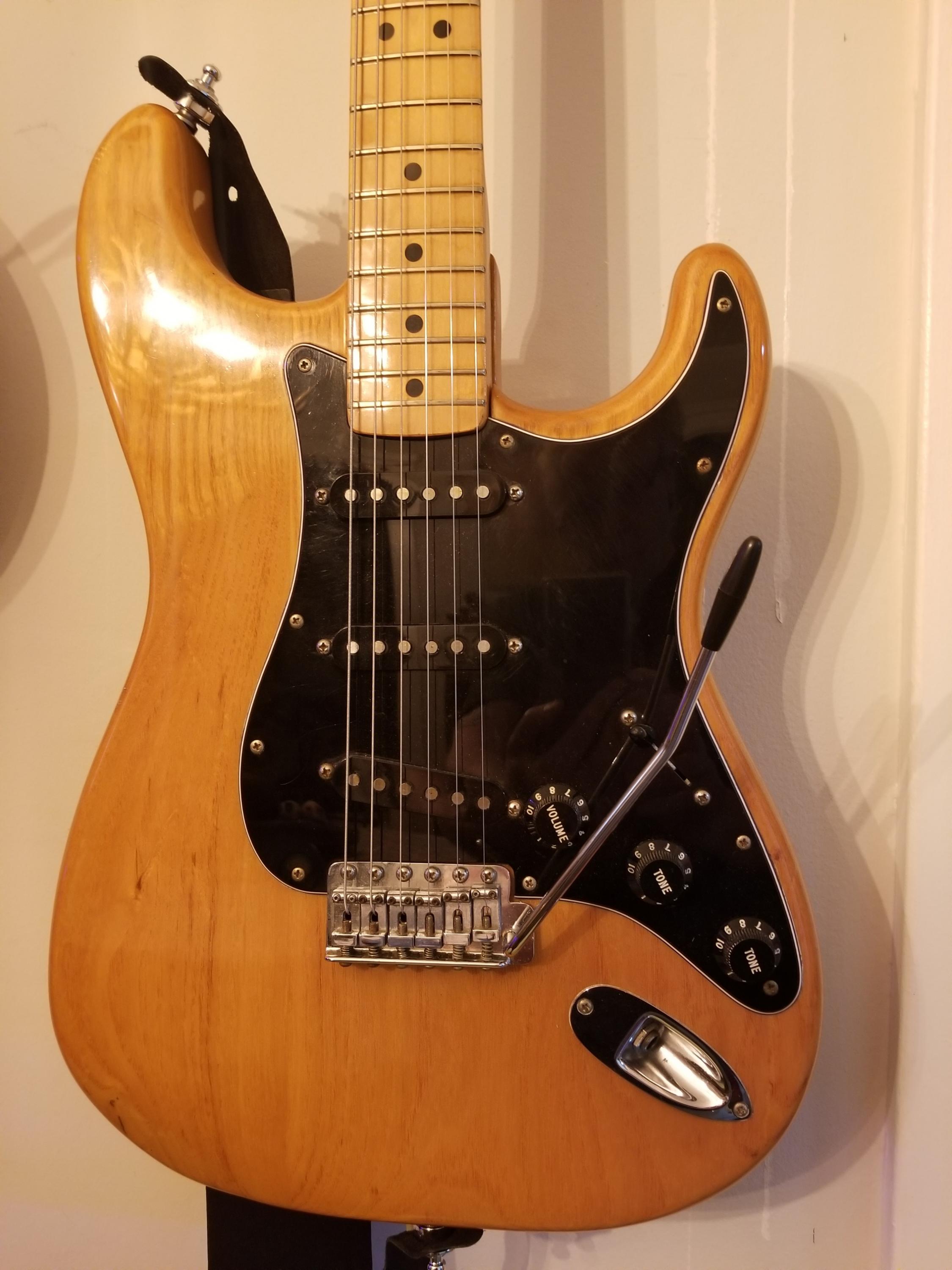 Show Your vintage gear!-77strat2-jpg