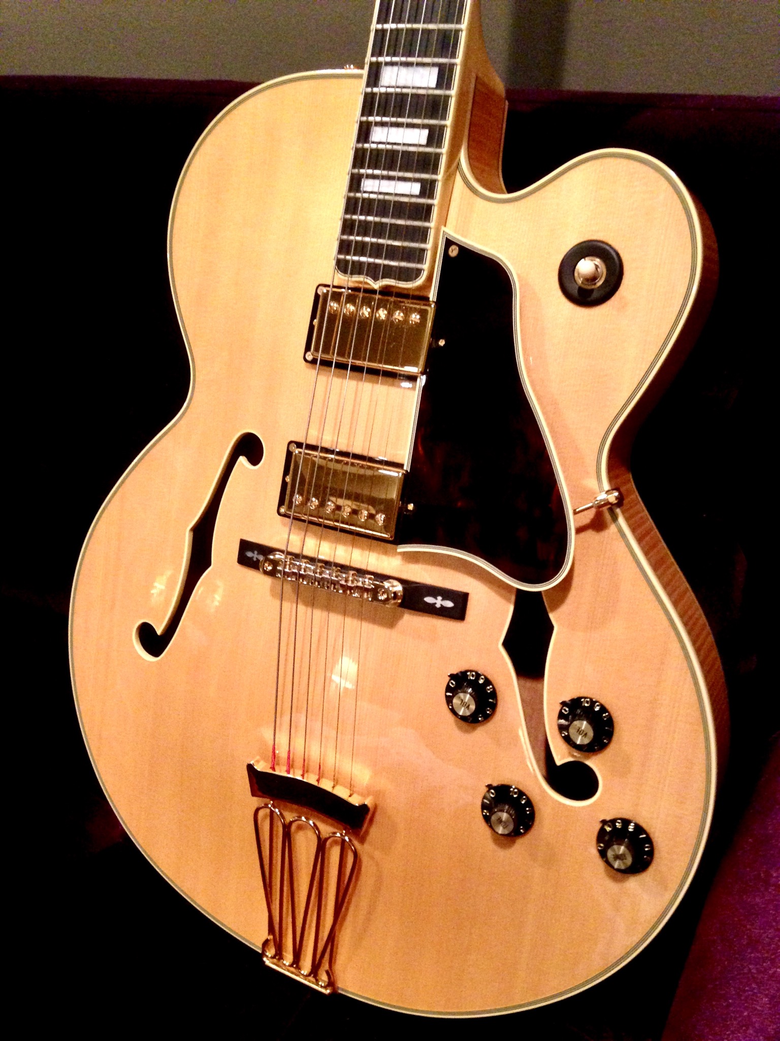 Archtops from days gone by...-82c8ef82-a470-4432-b761-e46417e07153-jpeg