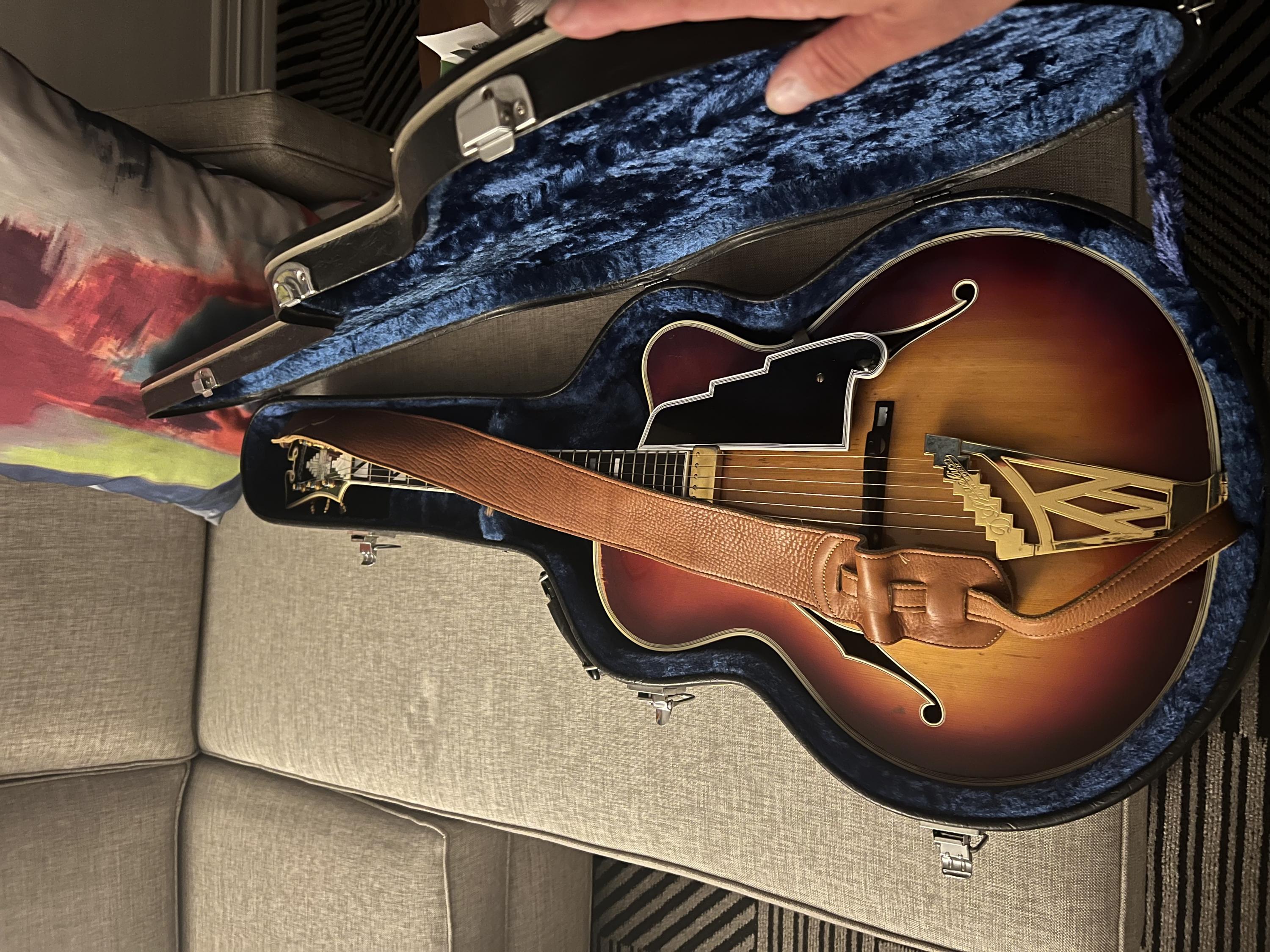 Heritage D'Angelico New Yorker-f251ecc5-1d1c-445c-ad18-f6496c79d82d-jpg