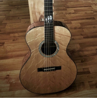 Knot in archtop top-bearclaw_flattop-jpg