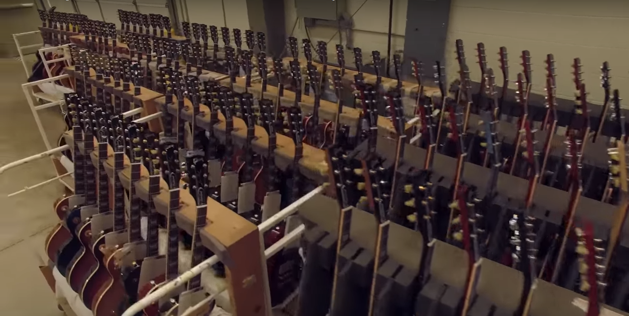 New Gibson Archtops?-gib-lonely-explorer-png
