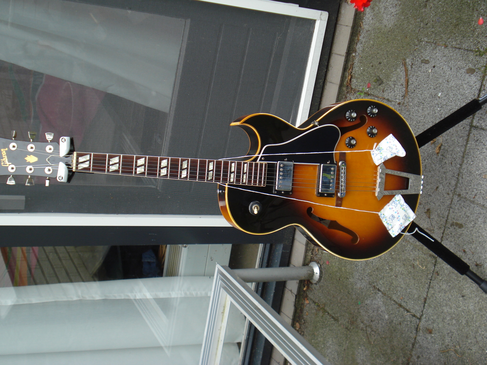Recommendations for getting bro-spray smell out of a lacquered archtop?-dsc09904-jpg