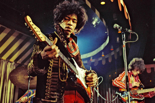 Don't lay down fingers in order to play notes on two adjacent strings?-tsm-hendrix-jpg