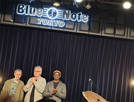I met Bill Frisell on a Tokyo street yesterday-frisell-blue-note-after2-png