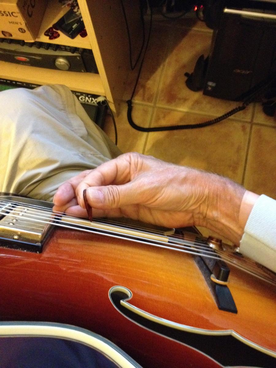 Benson Picking technique on Gibson L5 Wesmo-img_1148-2-jpg