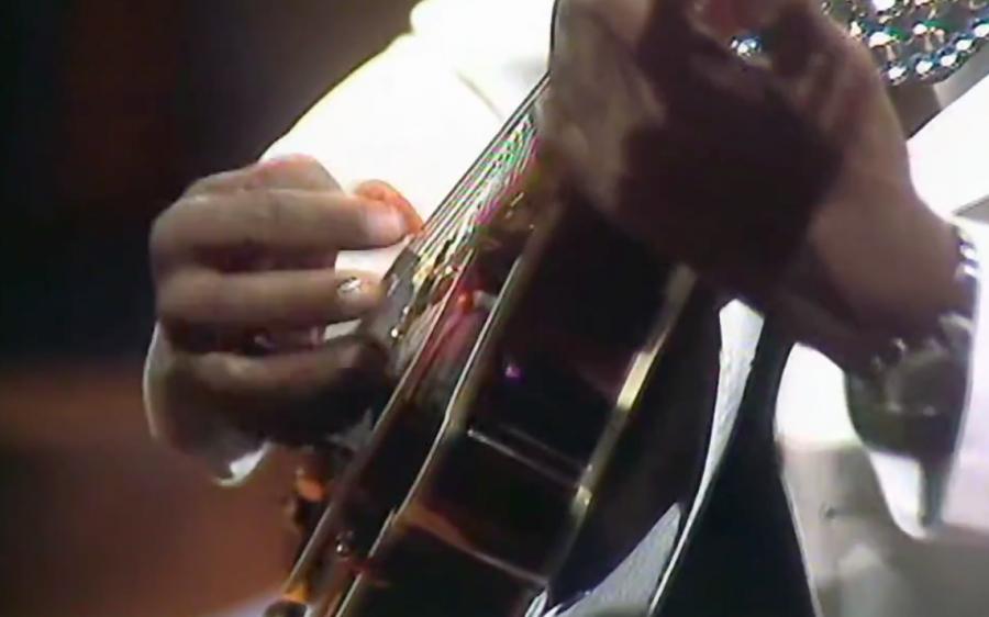 Benson Picking technique on Gibson L5 Wesmo-george-benson-right-hand-dangling-pick-jpg
