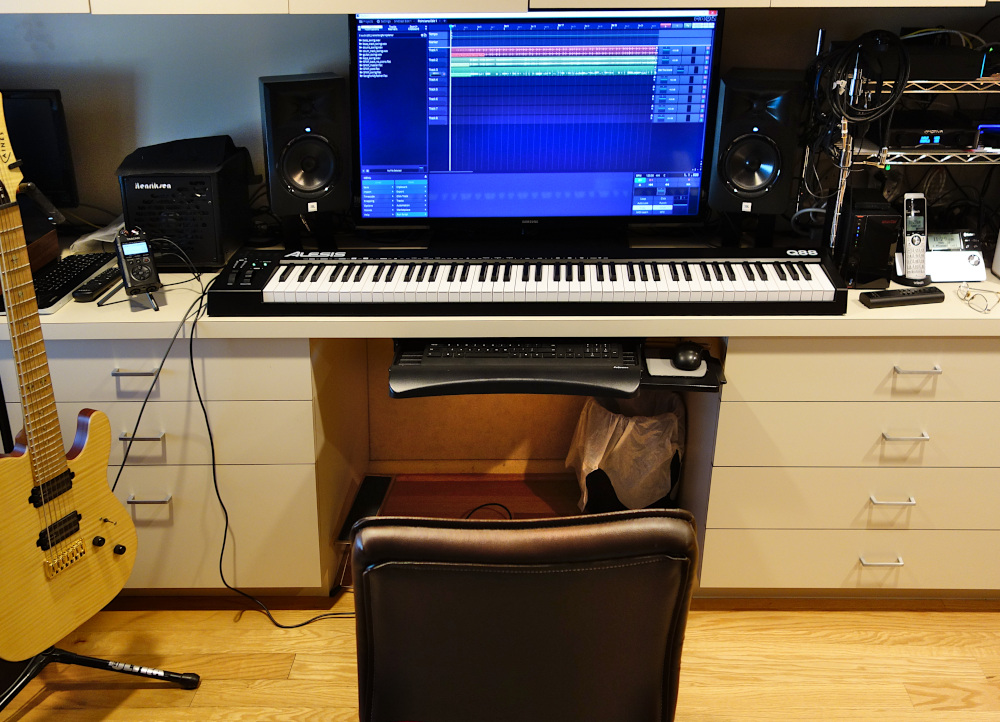 No more MIDI hardware! I'm now fully upgraded to software and USB.-studio1000-jpg