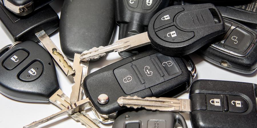 I think i finally figured out how to swing-car-key-pile-jpg