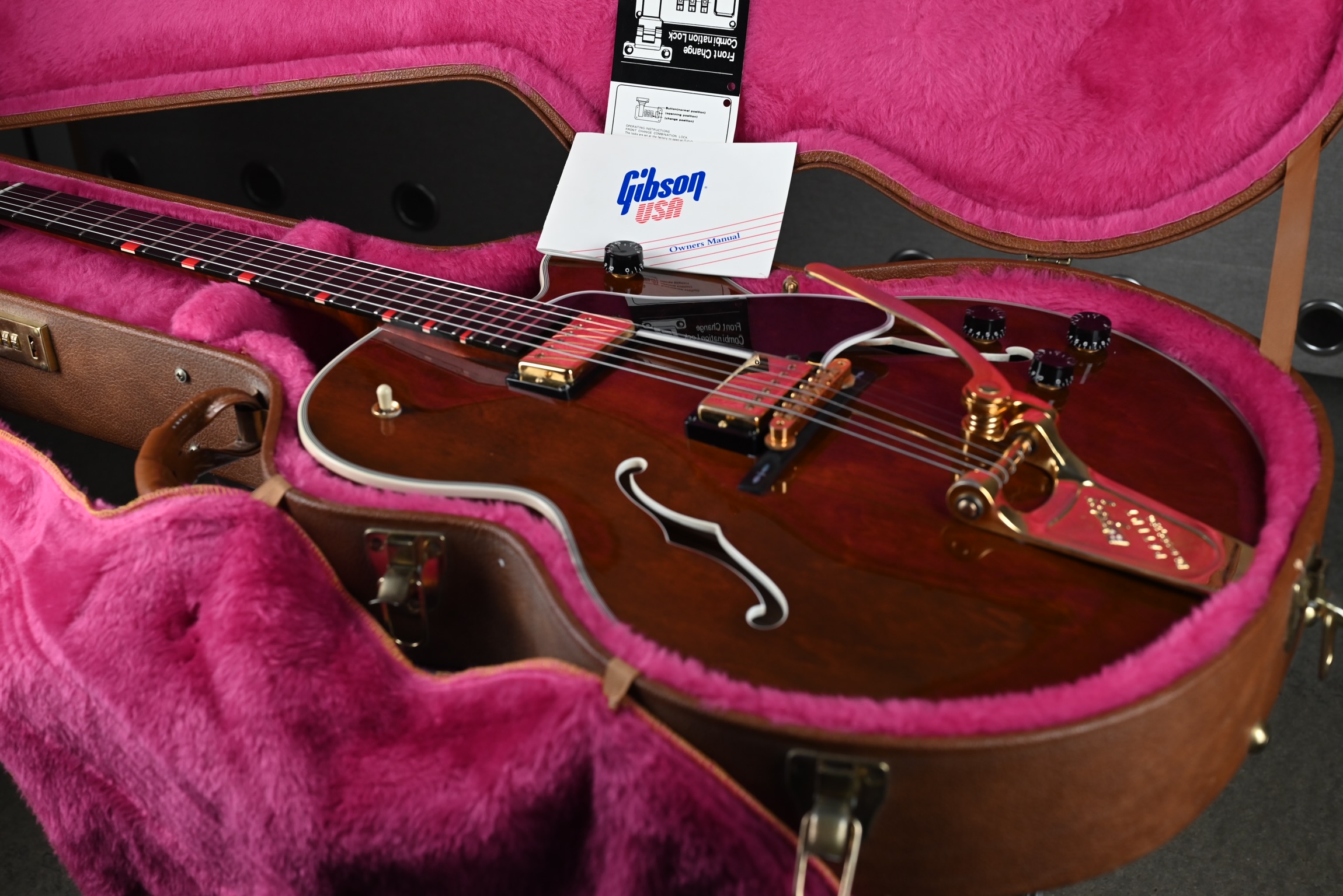 1997 Gibson Chet Atkins Country Gent + OHSC + Cards-981c08aa-f9cc-48a5-91ab-5b274a7a2381-jpeg