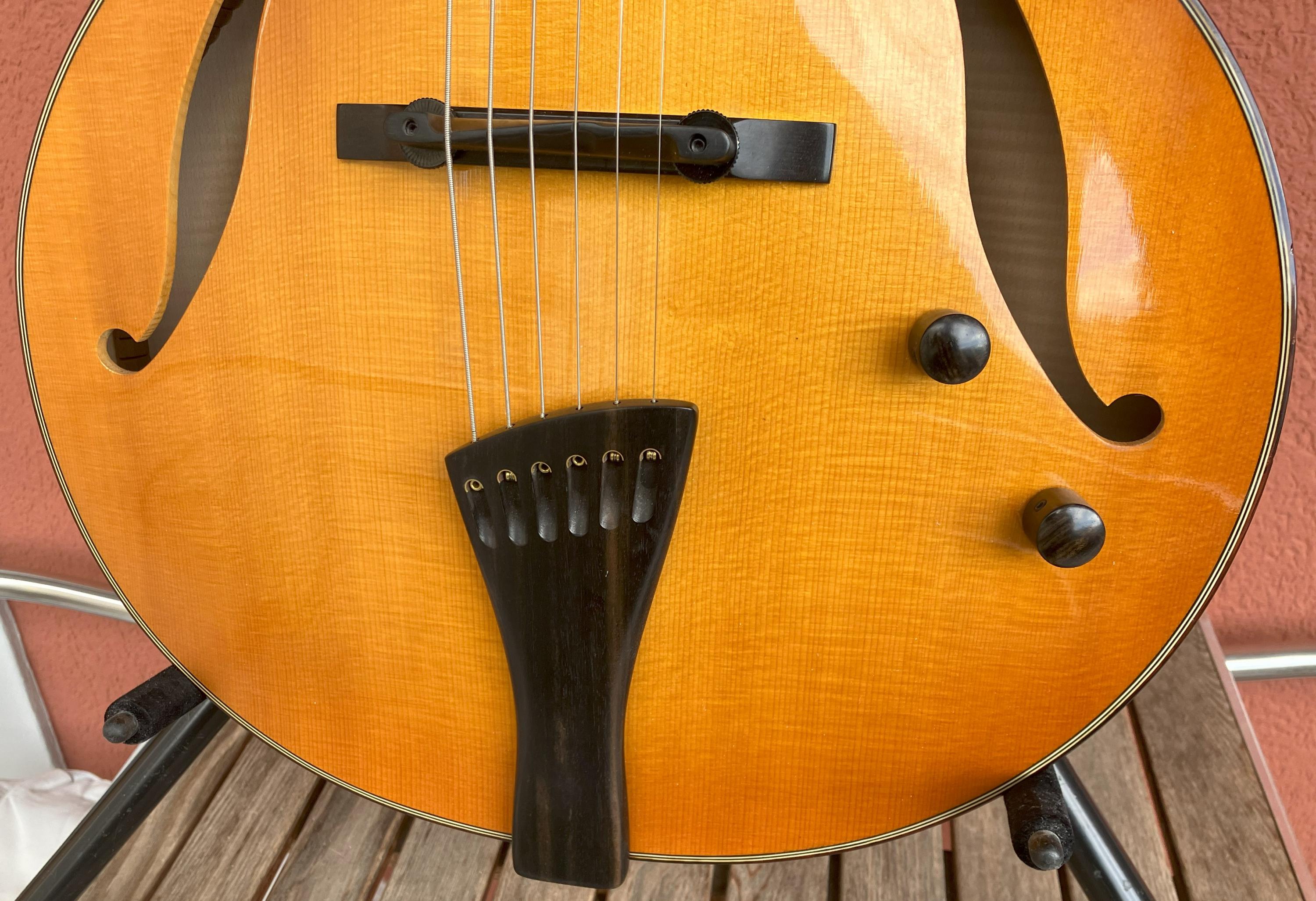 Jaén Jamaica 15'' Archtop Solid Wood 2016-07-jpg