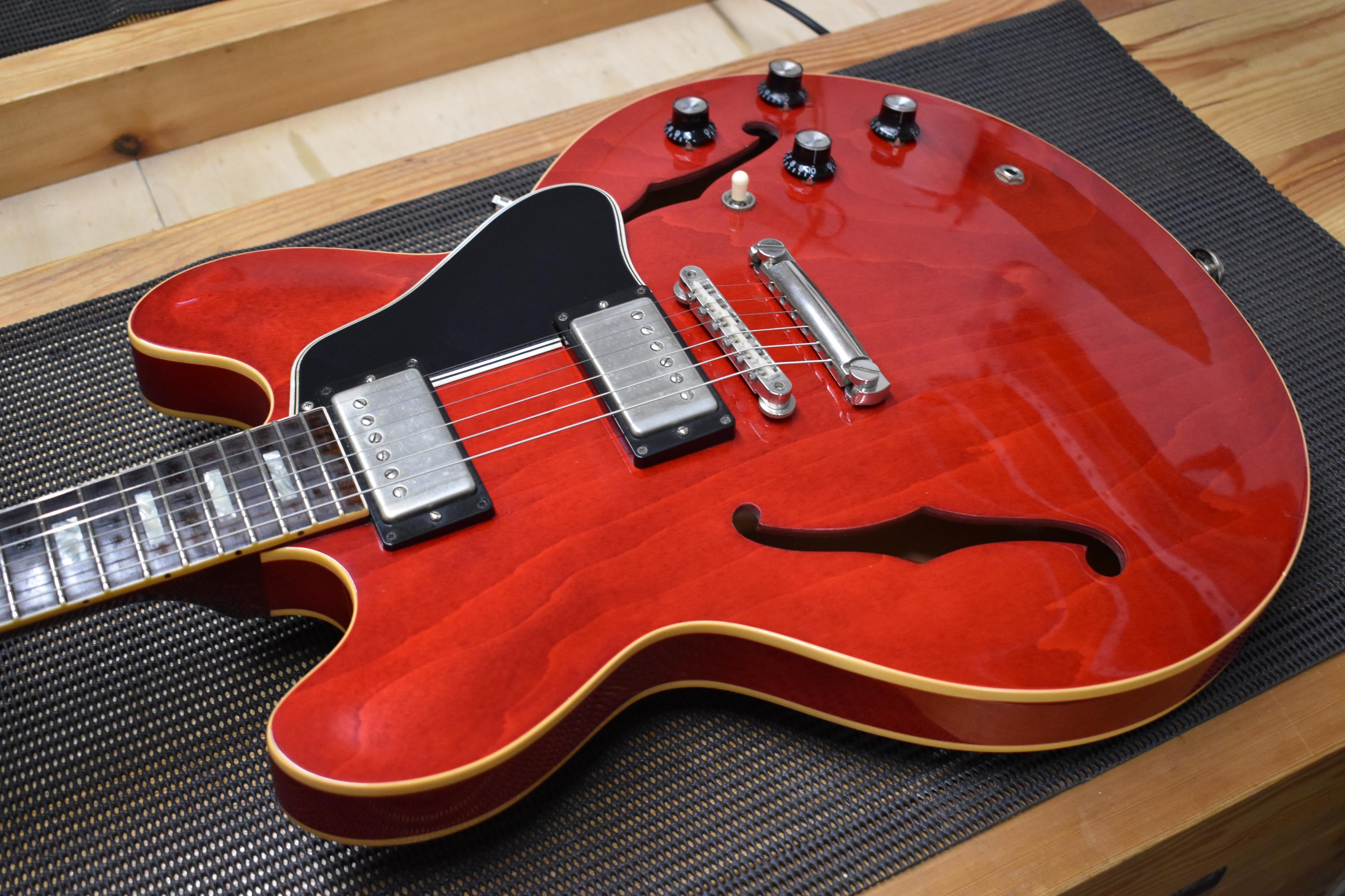 Gibson ES-335 '63 reissue (50th anniversary model in cherry red) UK-dsc_0853-jpg