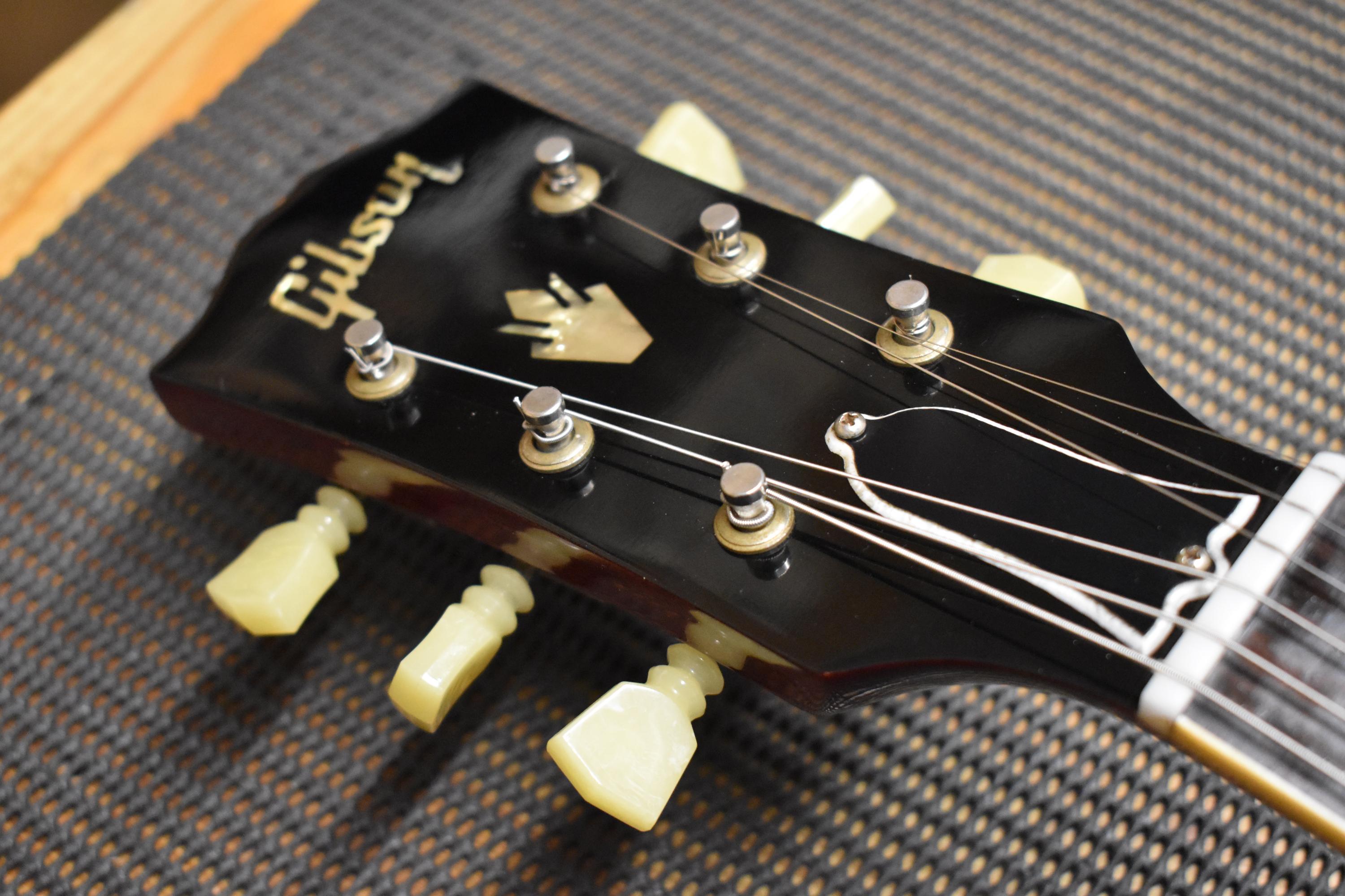 Gibson ES-335 '63 reissue (50th anniversary model in cherry red) UK-dsc_0854-jpg