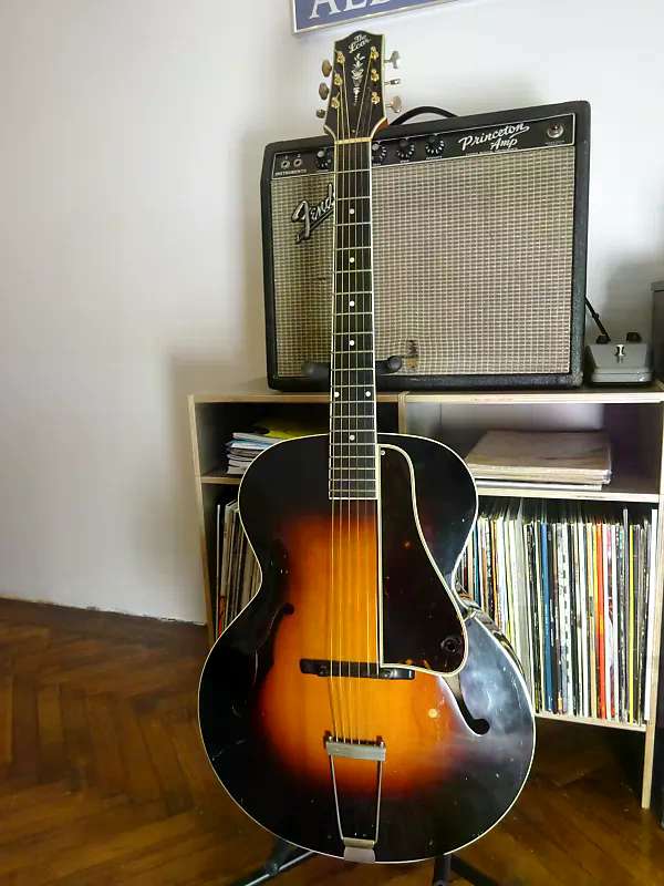 Reduced: The Loar 700 Archtop (incl. DeArmond Pickup)-1256_-1413140220-jpg