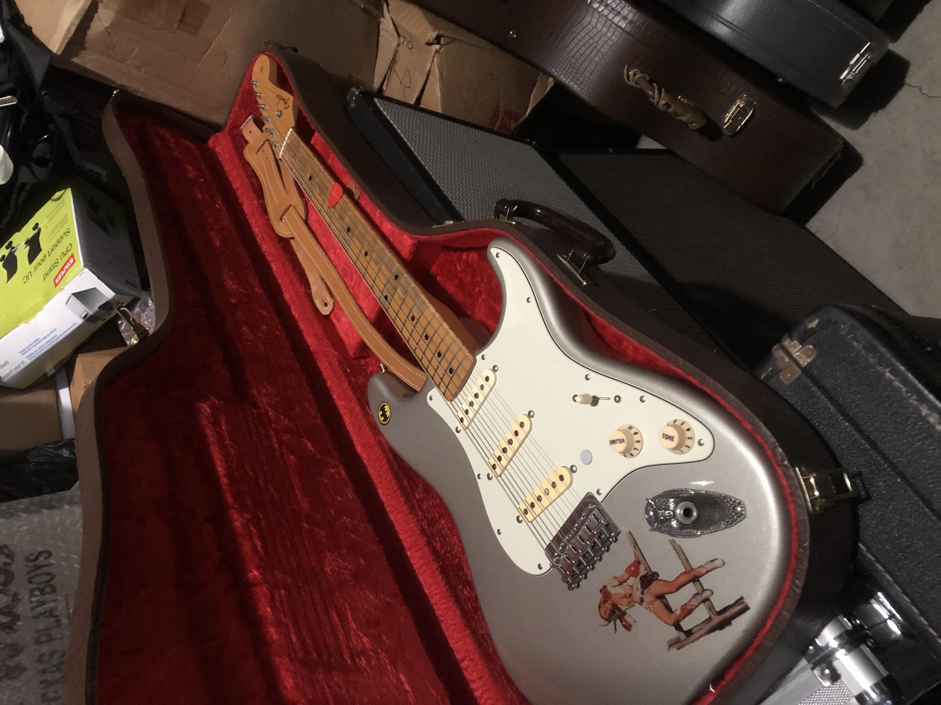 Fender Robert Cray Strat-64495808861__a2dff783-92be-4eb4-a080-7b3a37bd081b-jpg