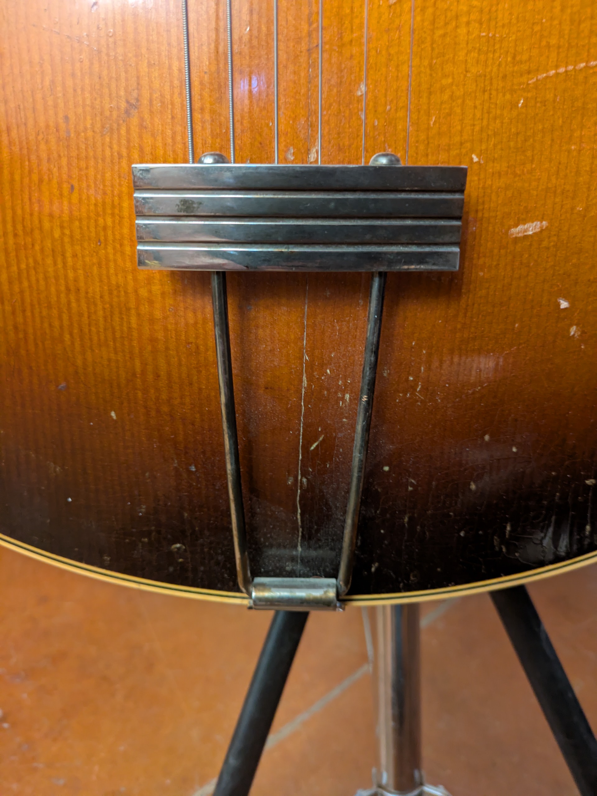 1949 Gibson L-4 archtop. Players grade-pxl_20251111_232221602-mp-jpg