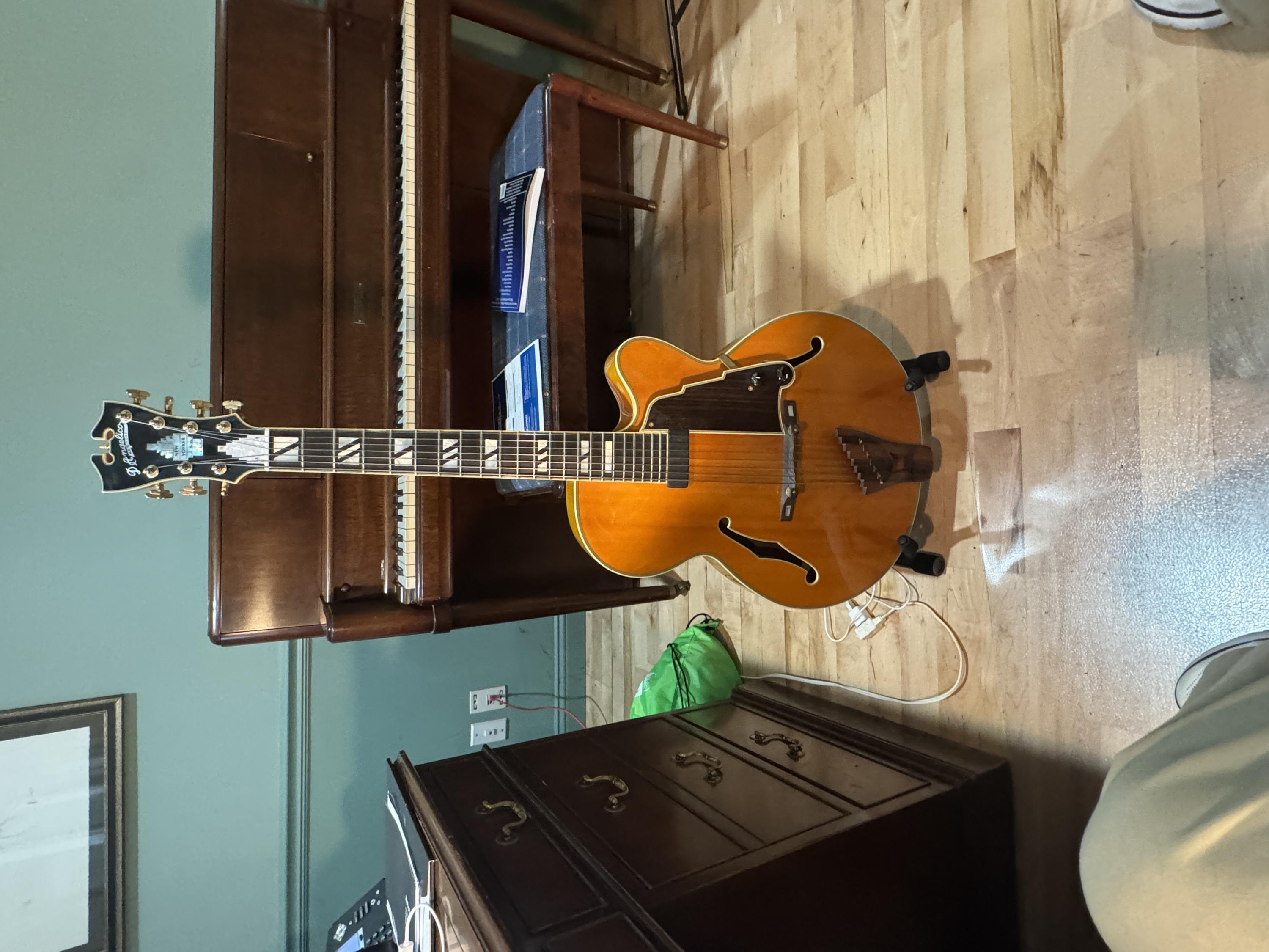 Hand Carved Vestex D'Angelico New Yorker 7-String-dangelico-new-yorker-jpg