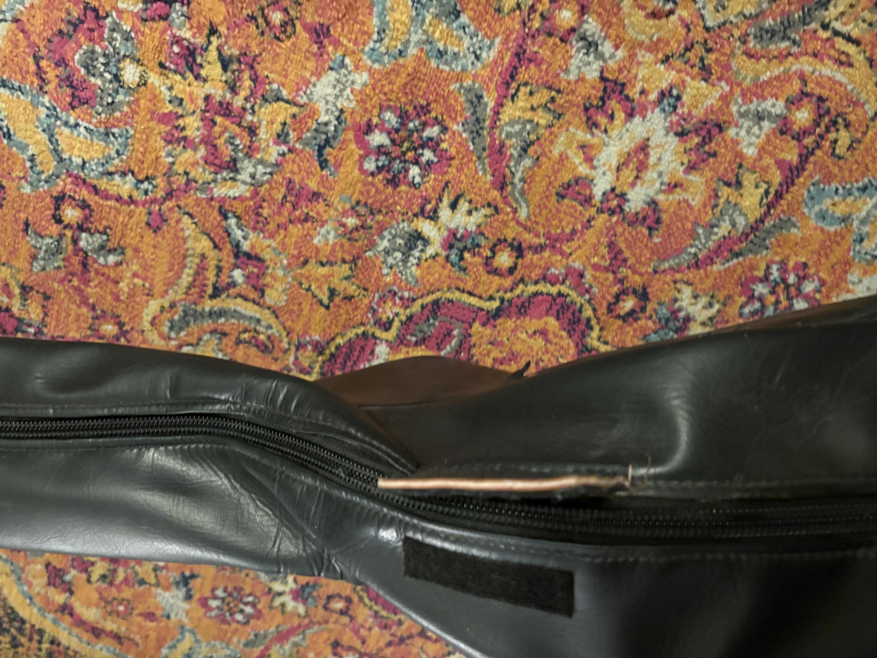 0 Gibson Leather Case Cover 1960s - Black-593228d0-81ff-46cc-af7f-d5738f68e3ab-jpg