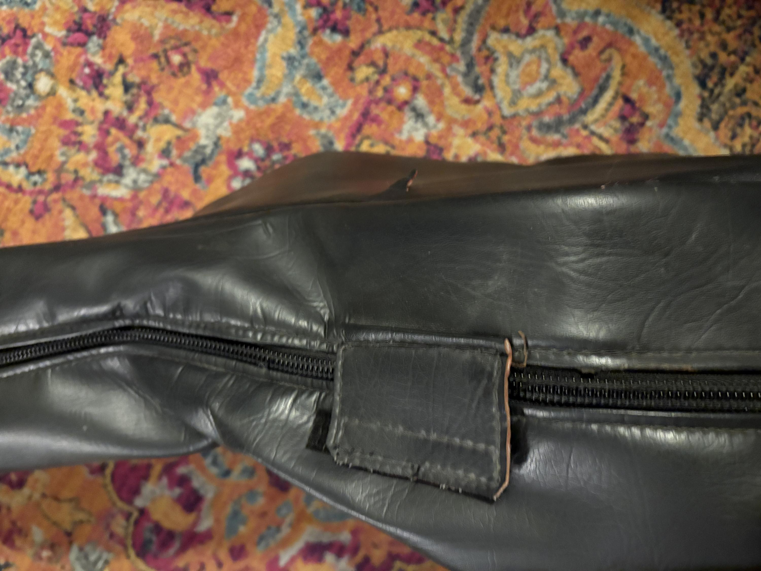 0 Gibson Leather Case Cover 1960s - Black-a7c17918-81e7-45c2-8062-517193af687c-jpg