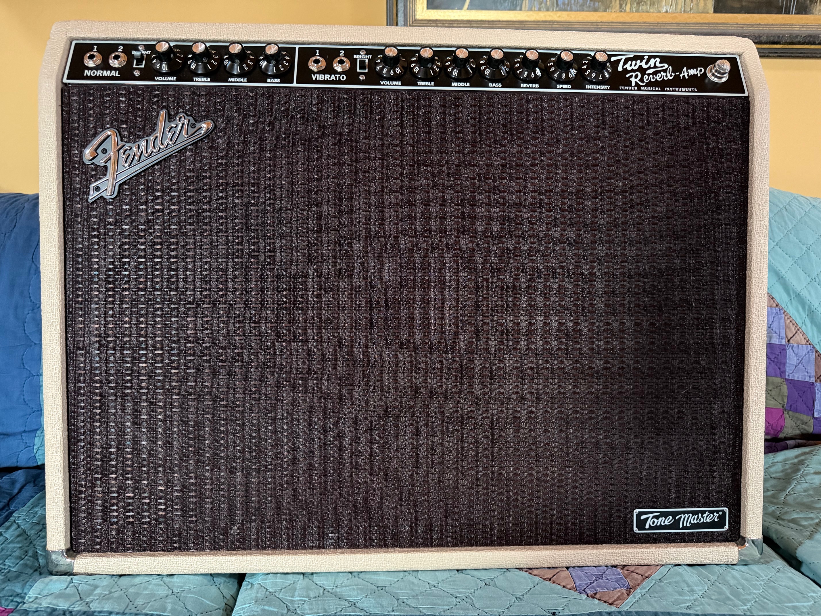 Fender Tone Master Twin Reverb 2x12-inch 200-watt Combo Amp - Blonde-twin-front-jpg