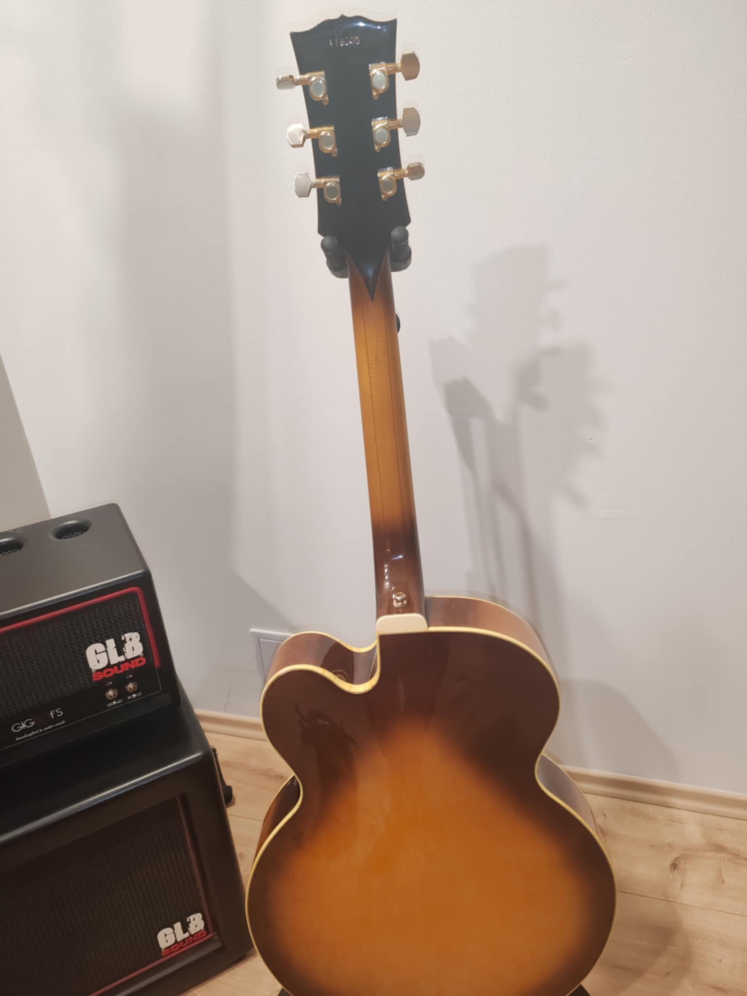 Aria Pro II PE 180 sunburst japan-3d2087f7-d778-45c3-bfe6-39a2910a4afe-jpg