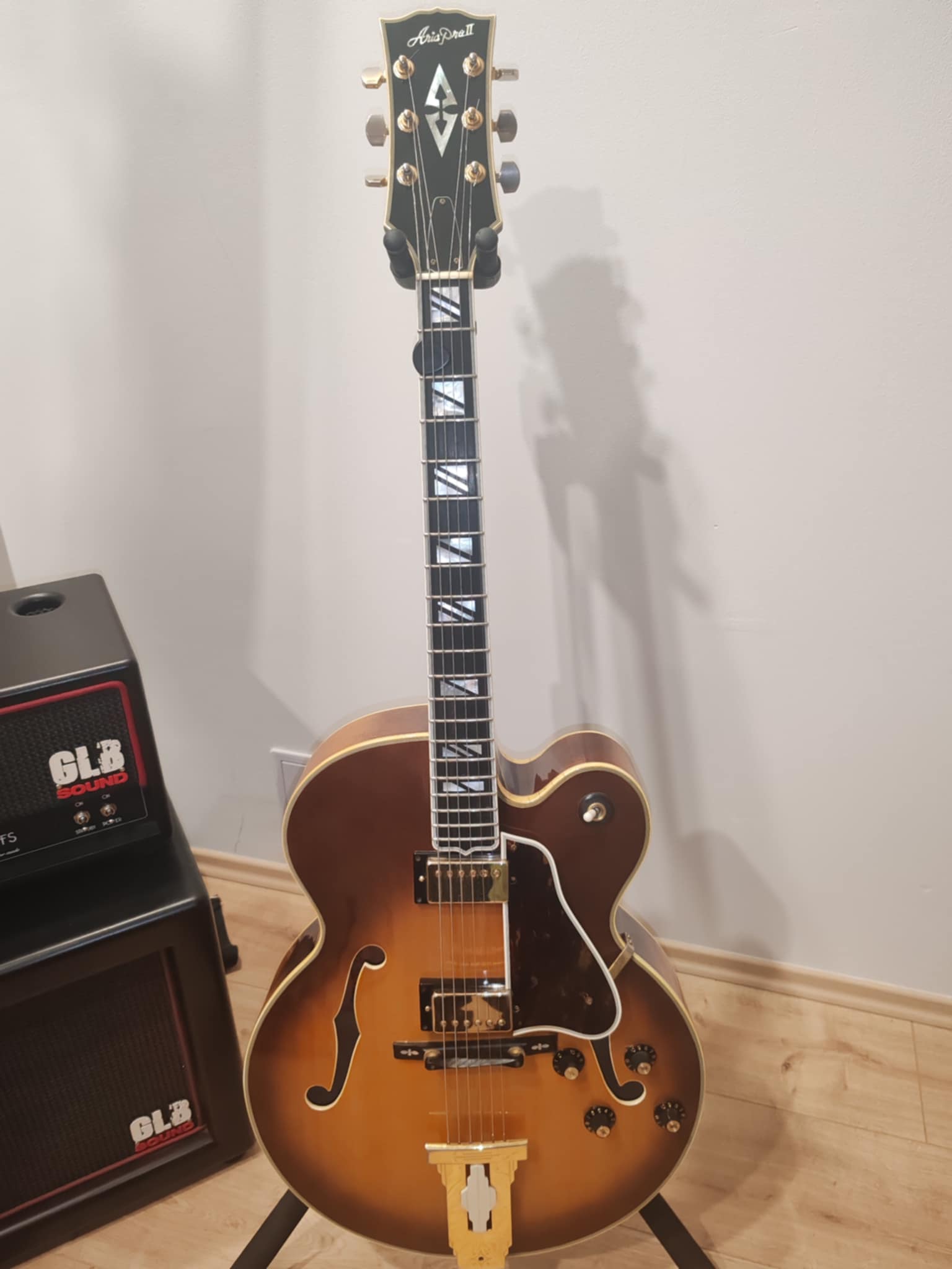 Aria Pro II PE 180 sunburst japan-310e8a67-c3b7-4170-8389-81ea0ea28f38-jpg