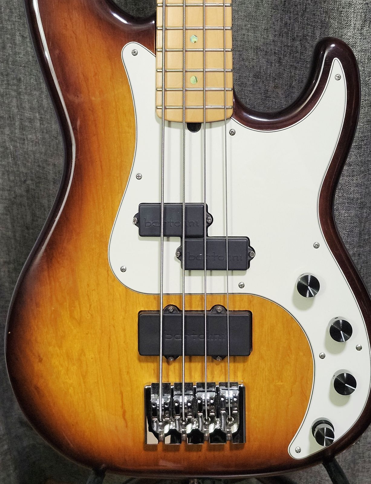 Fender American Deluxe Precision Bass (Upgraded)-4f887475-8d27-4f5a-a6d6-3b760cac6cad-jpg