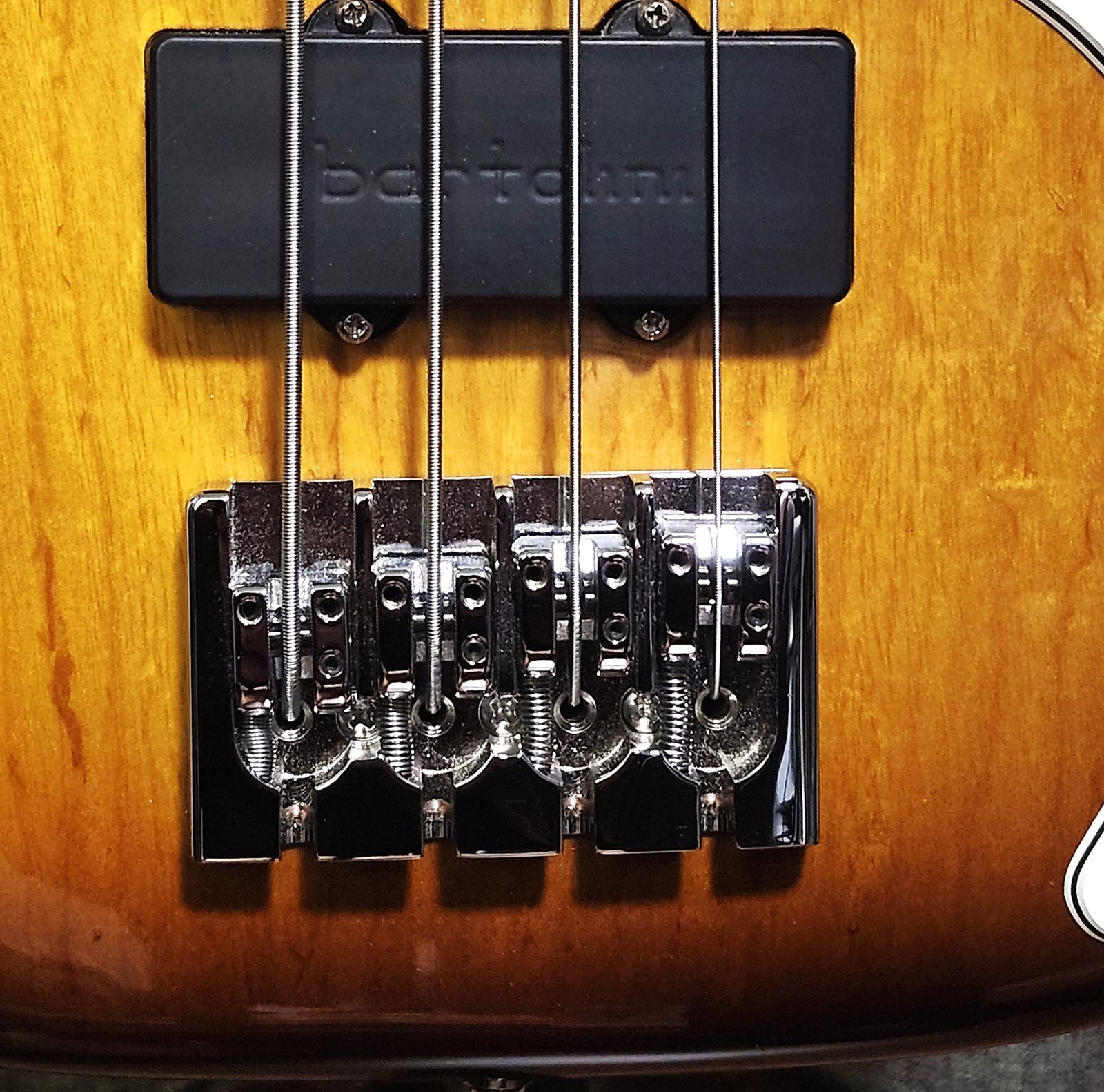 Fender American Deluxe Precision Bass (Upgraded)-d89c76b2-ffec-458a-97c0-a80c2f823e44-jpg