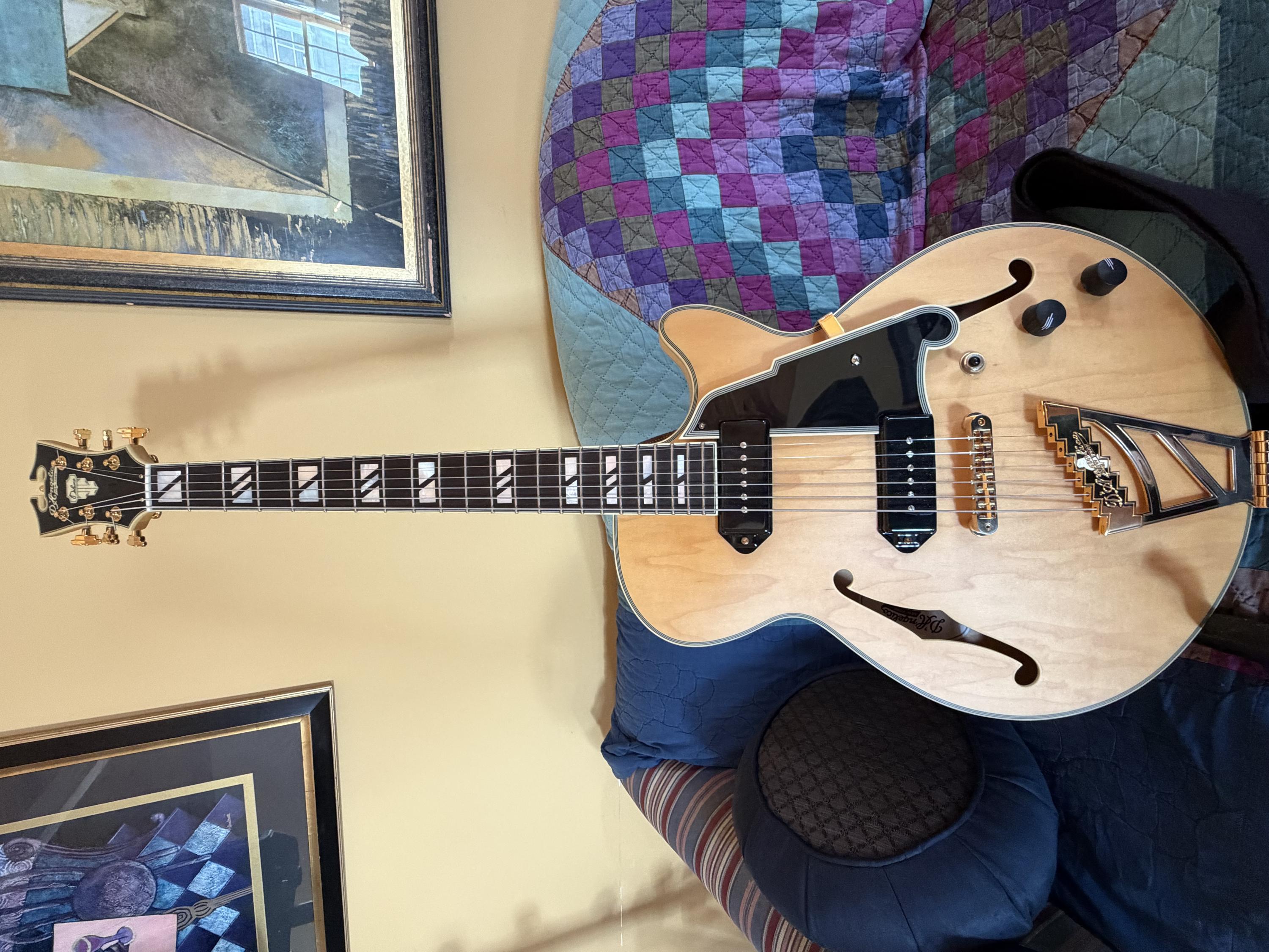 D'Angelico SS Deluxe Baritone (Natural)-img_2921-jpg
