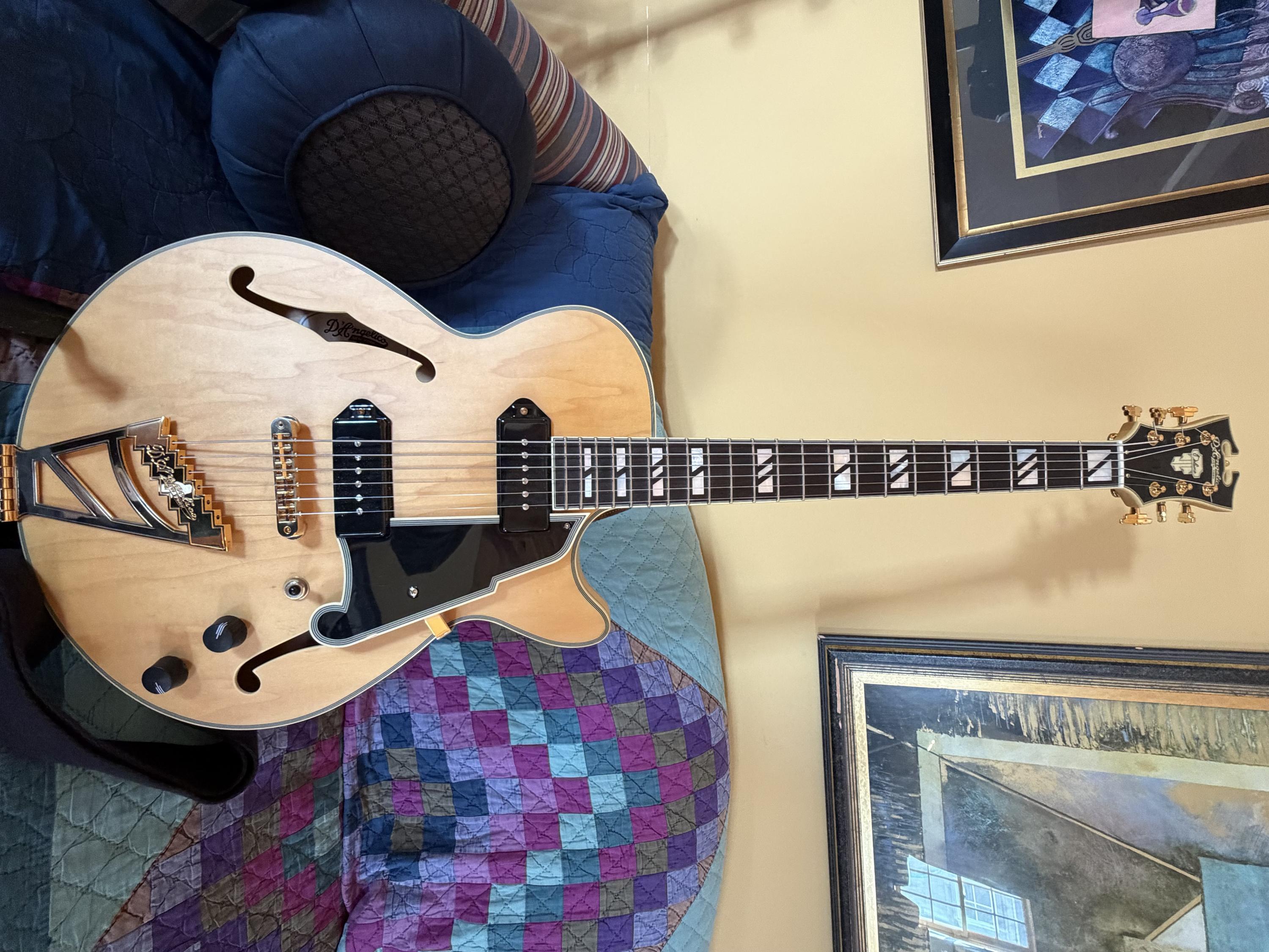 D'Angelico SS Deluxe Baritone (Natural)-img_2921-jpg