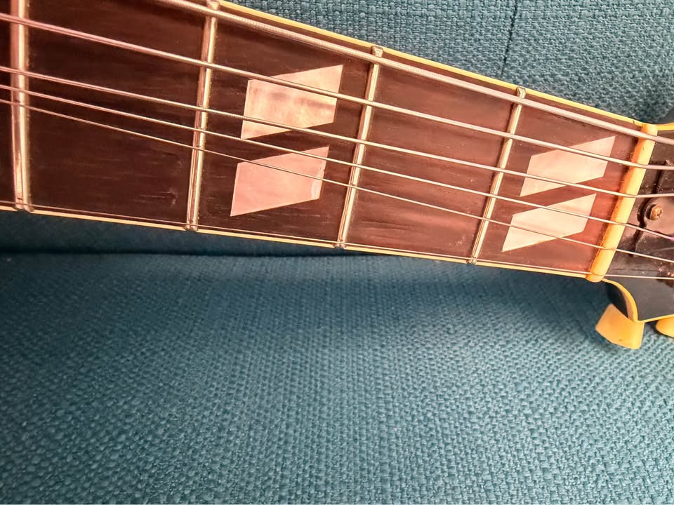 1947 Gibson ES-300, sb, w/original case-645584439_26555789460695522_3912822391725410585_n-jpg