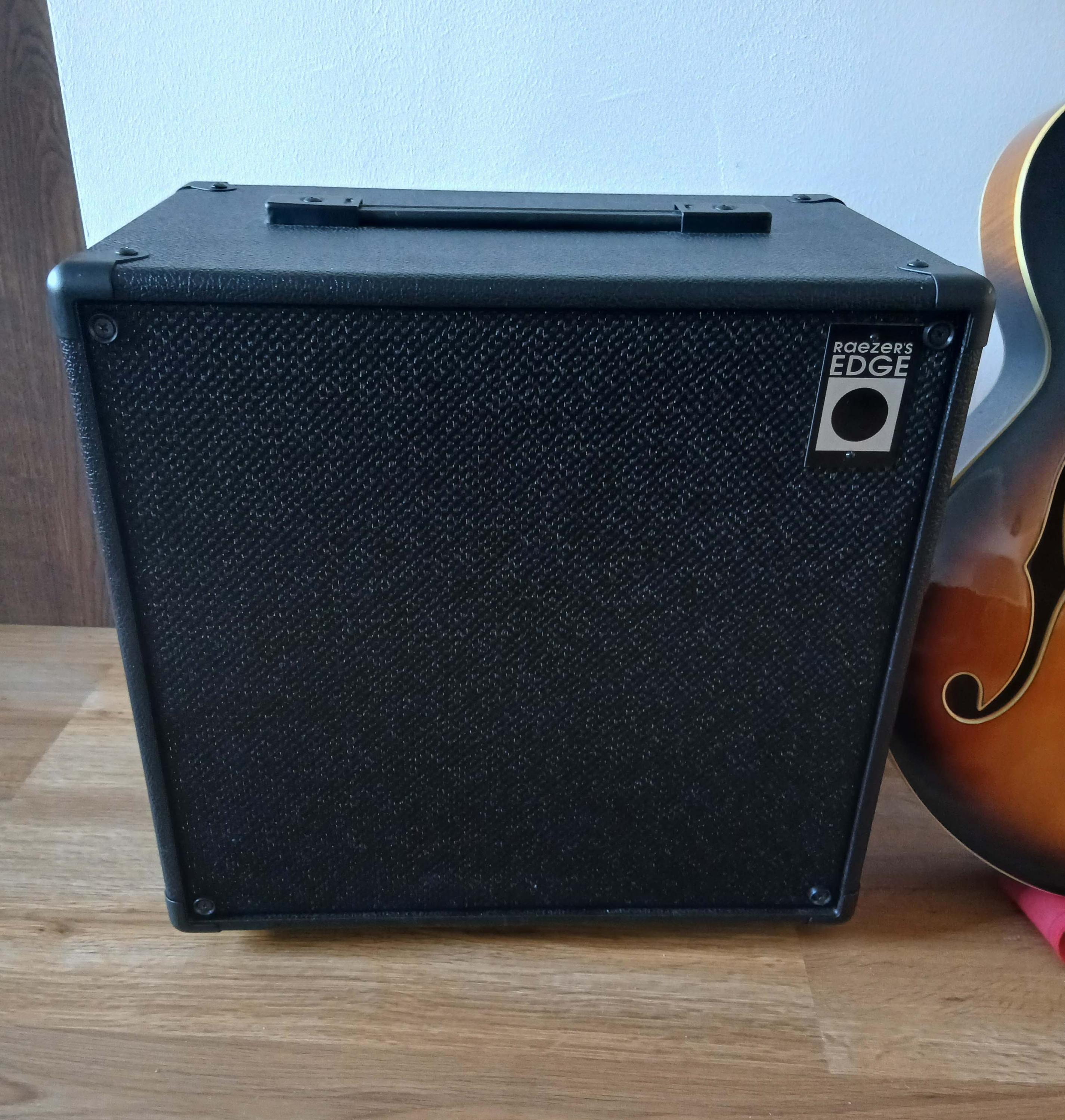 Raezer&acute;s Edge Open-Back Cabinet 1x10 (EU)-20260330_105945-jpg