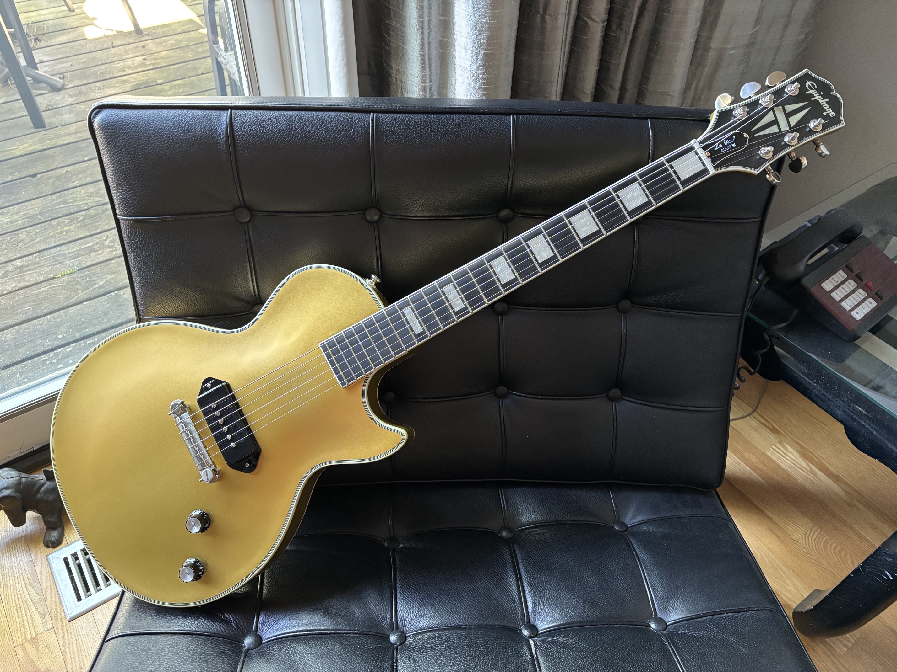 Sure, why not - an Epiphone Jared James Nichols "Gold Glory" LP-1-epi-jjn_7885-jpg