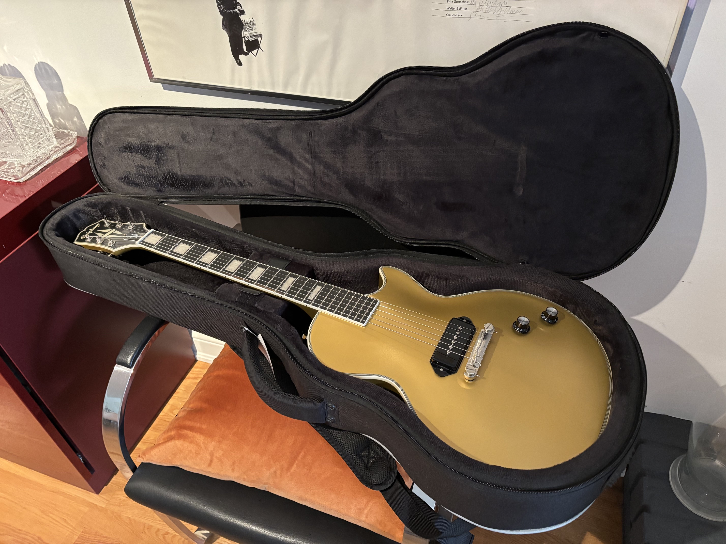 Sure, why not - an Epiphone Jared James Nichols "Gold Glory" LP-9-epi-jjn_7894-jpg
