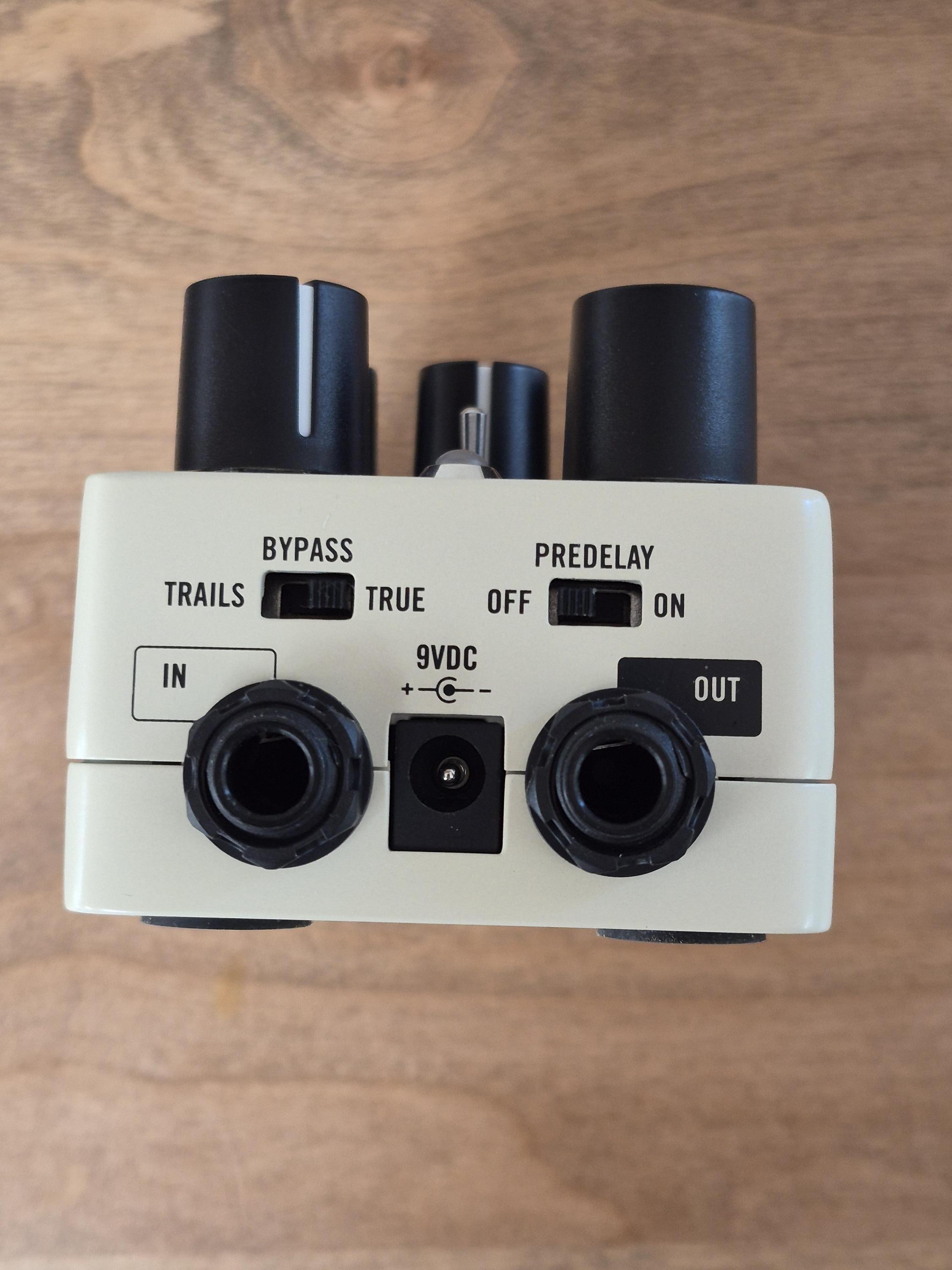 Universal Audio (UAFX) "Evermore" Studio Reverb pedal - pristine!-ever-switch-jpg