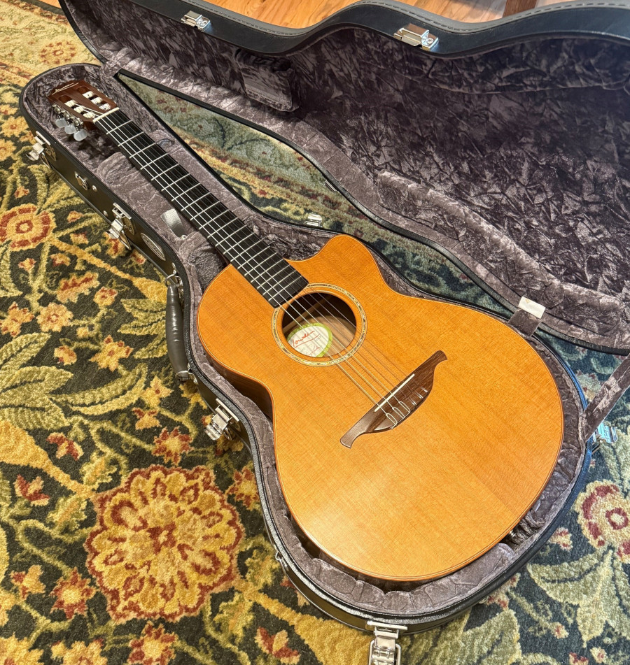 Lowden S25J Nylon Crossover-low1-jpg